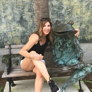 Meet your Posher, Mia